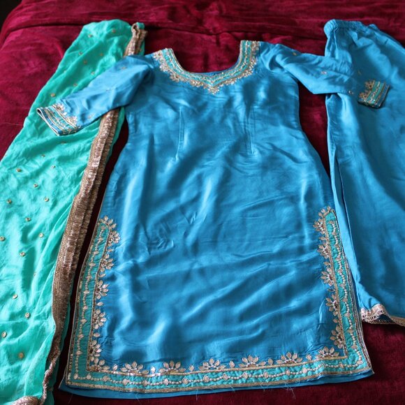 Blue Palazzo - Picture 3 of 4